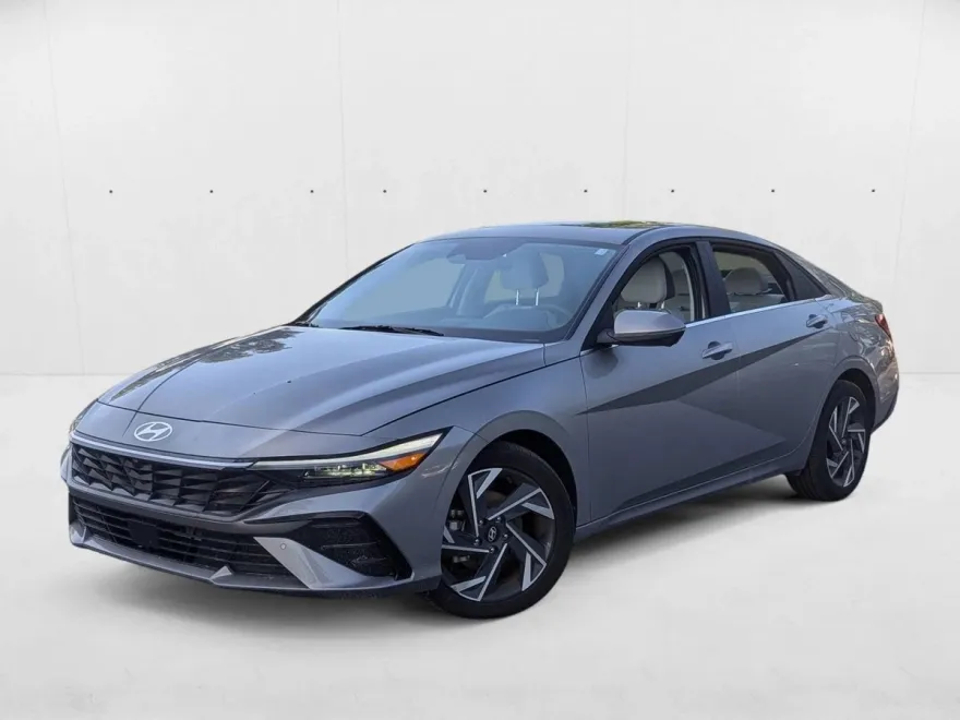 2024 Hyundai Elantra Limited photo 1