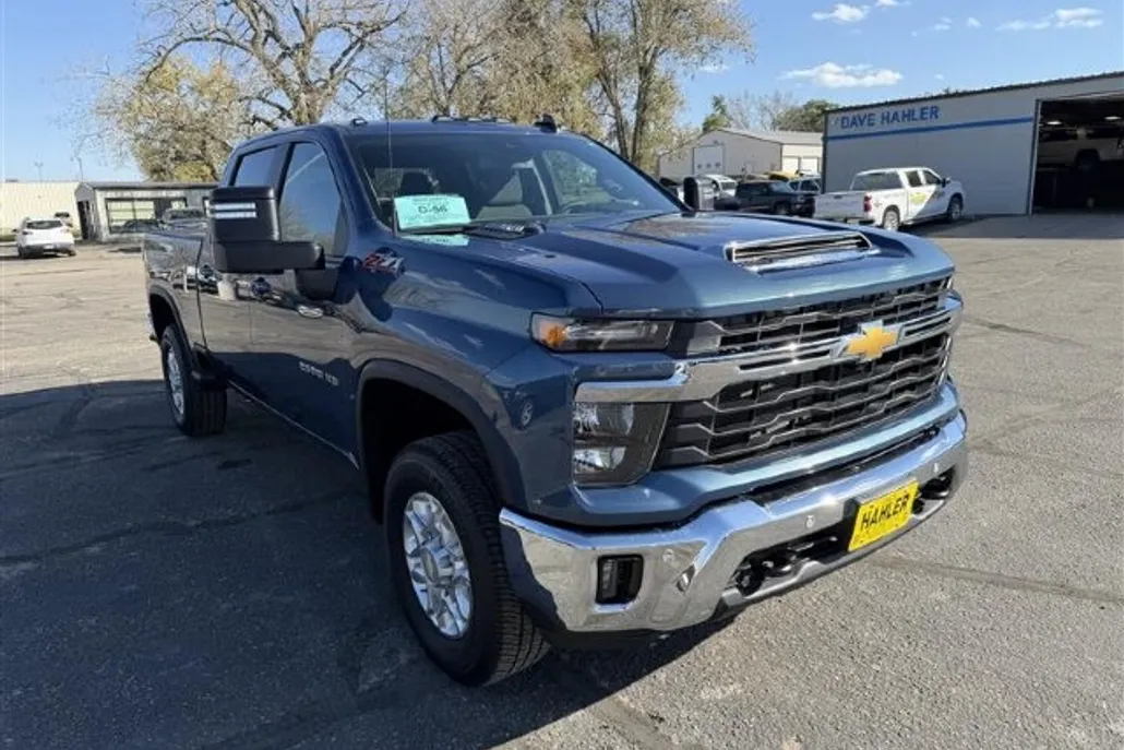 2025 Chevrolet Silverado 2500HD LT photo 1
