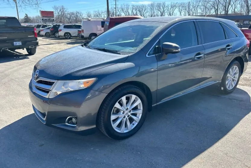 2013 Toyota Venza XLE photo 1
