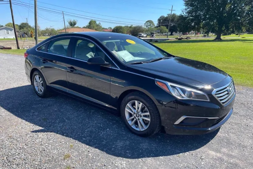 2016 Hyundai Sonata SE photo 1