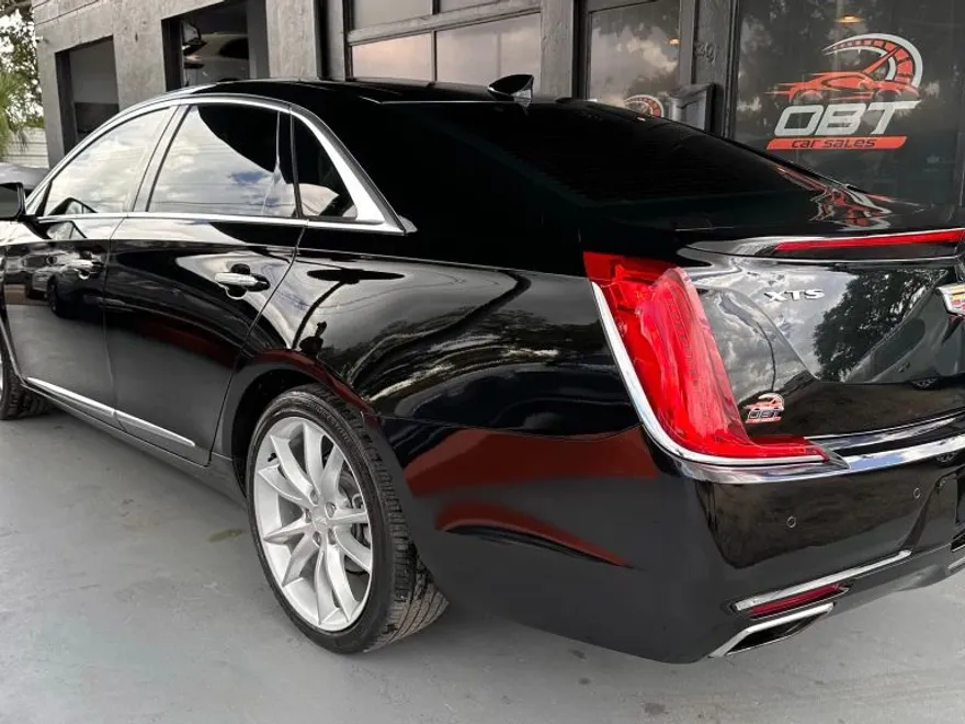 2018 Cadillac XTS Premium Luxury photo 1