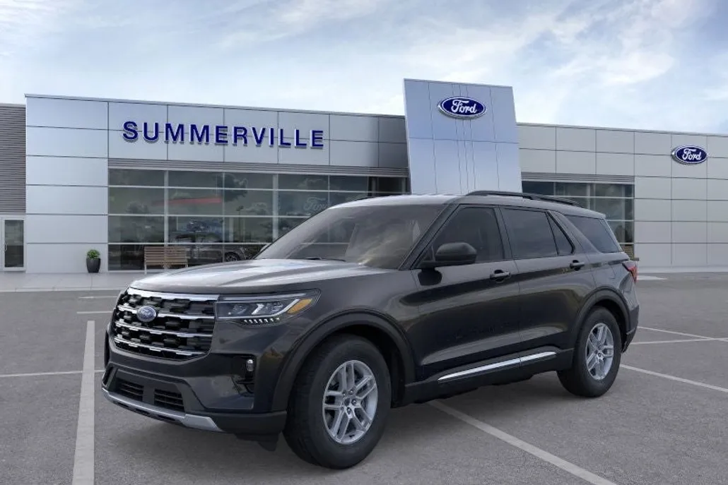 2025 Ford Explorer photo 1