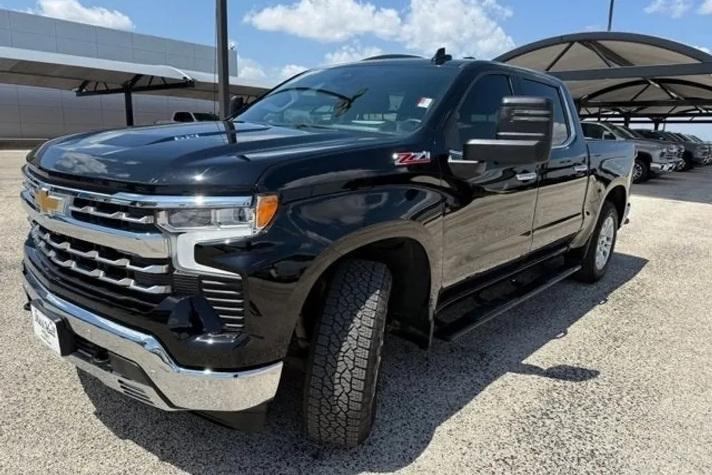 2024 Chevrolet Silverado 1500 LTZ photo 1
