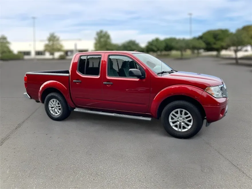 2016 Nissan Frontier SV photo 1