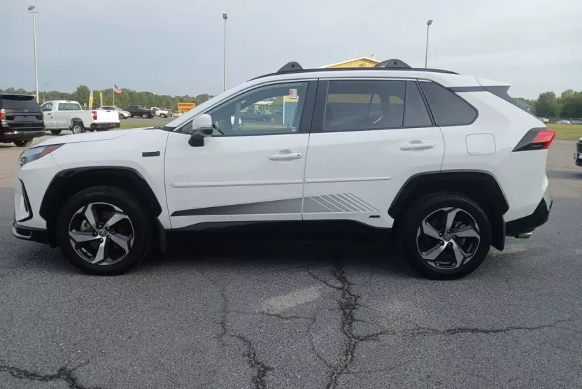 2022 Toyota RAV4 Prime SE photo 1