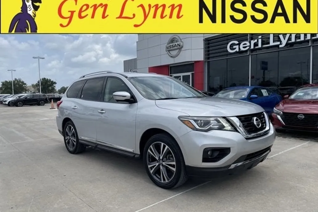 2020 Nissan Pathfinder Platinum photo 1