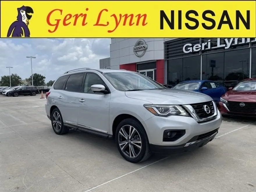 2020 Nissan Pathfinder Platinum photo 1
