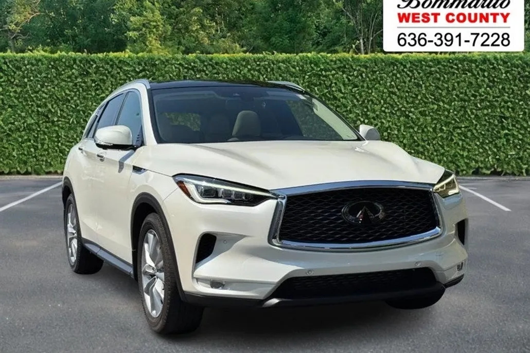 2020 Infiniti QX50 Essential AWD photo 1