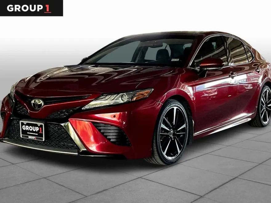 2018 Toyota Camry XSE photo 1