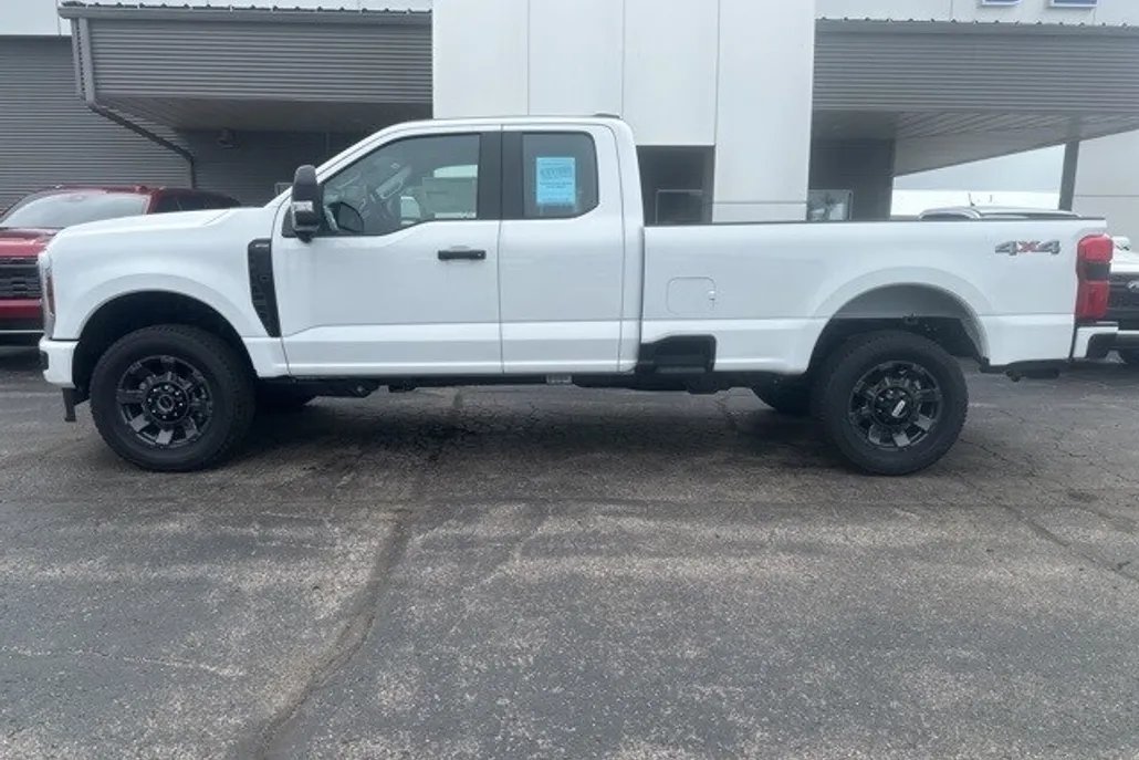 2025 Ford F-350 photo 1