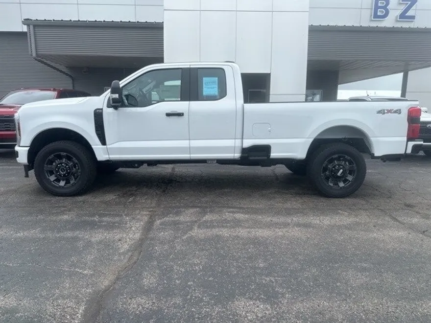 2025 Ford F-350 photo 1