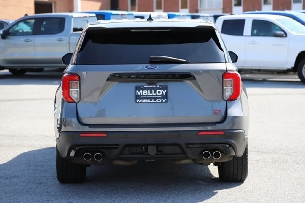 2021 Ford Explorer ST photo 1
