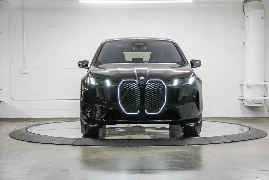 2026 Bmw iX photo 1