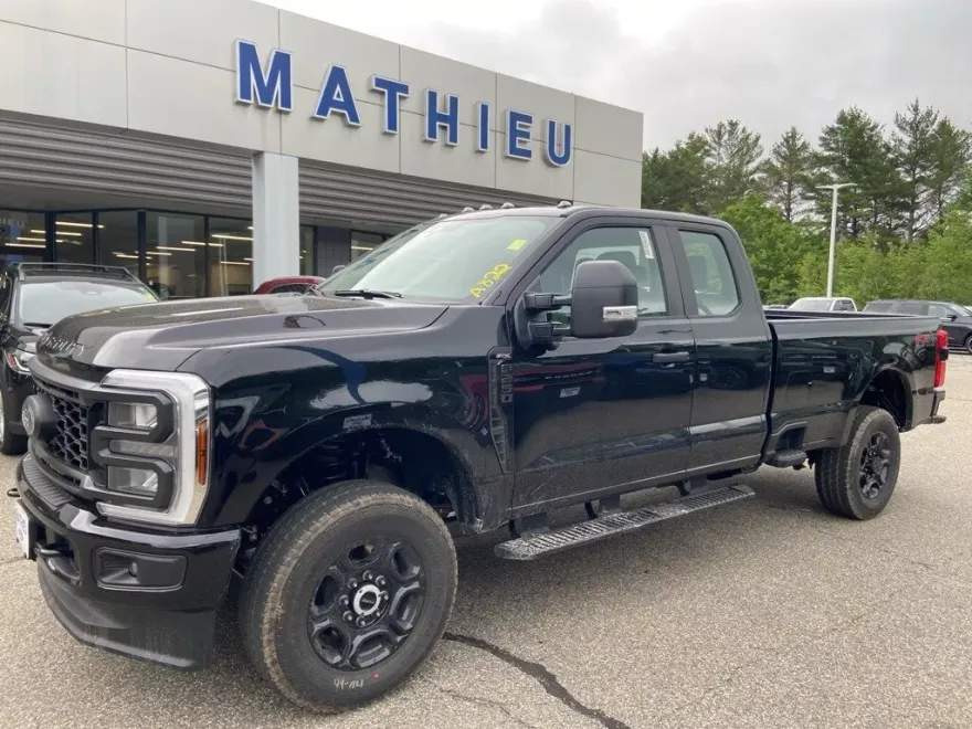 2025 Ford F-250 XL photo 1