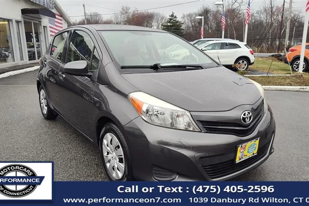 2012 Toyota Yaris LE photo 1