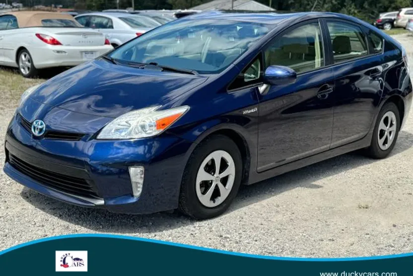 2015 Toyota Prius Two photo 1
