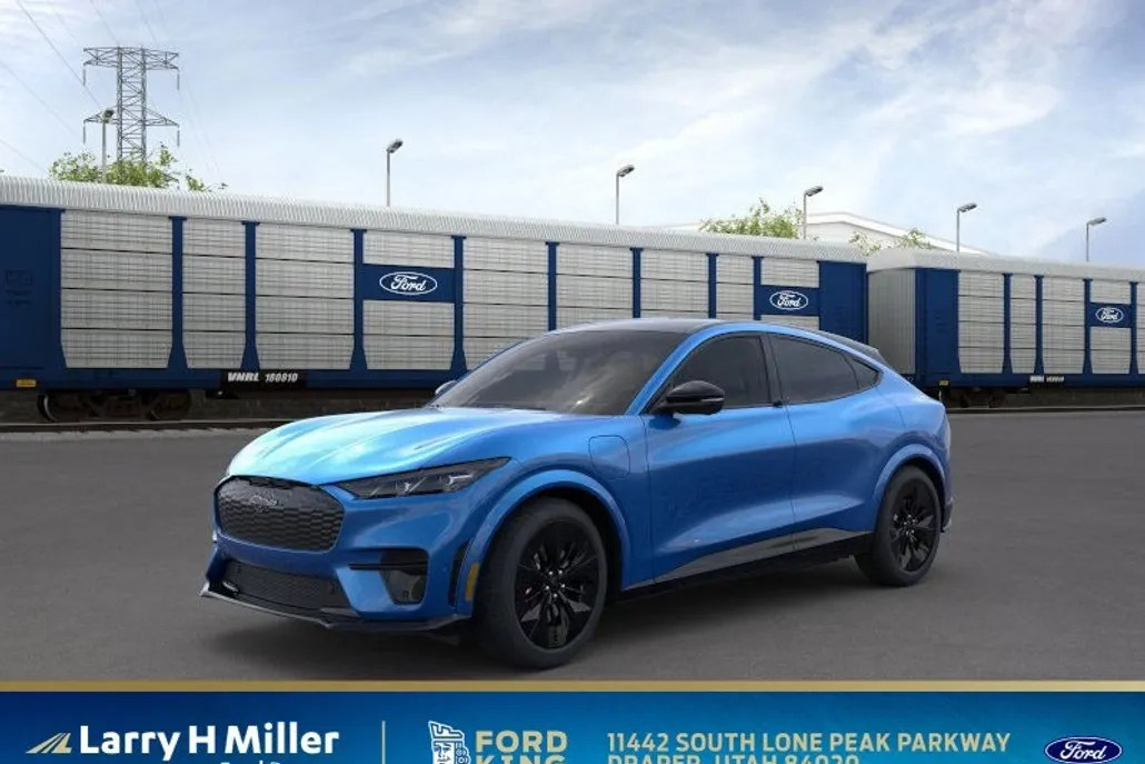 2025 Ford Mustang Mach-E GT photo 1