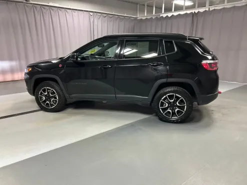 2024 Jeep Compass Trailhawk photo 4