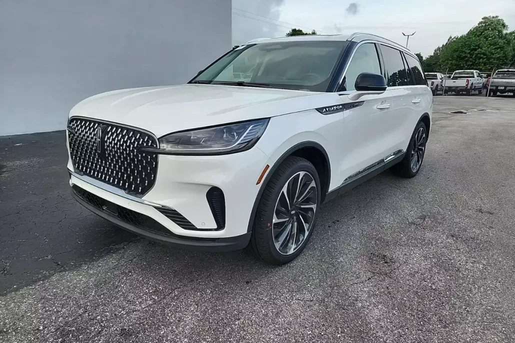 2025 Lincoln Aviator Reserve photo 1