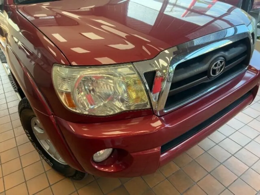 2005 Toyota Tacoma Base V6 photo 1