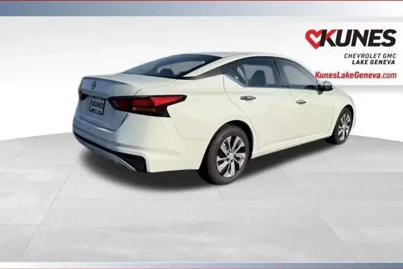 2023 Nissan Altima 2.5 S photo 1