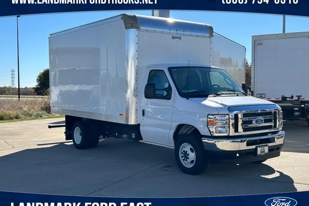 2025 Ford E-450 photo 1