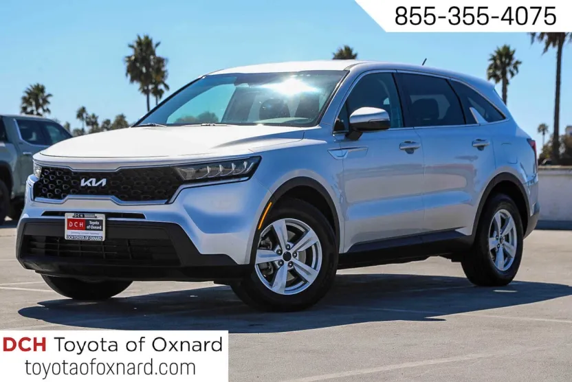 2022 Kia Sorento LX photo 1