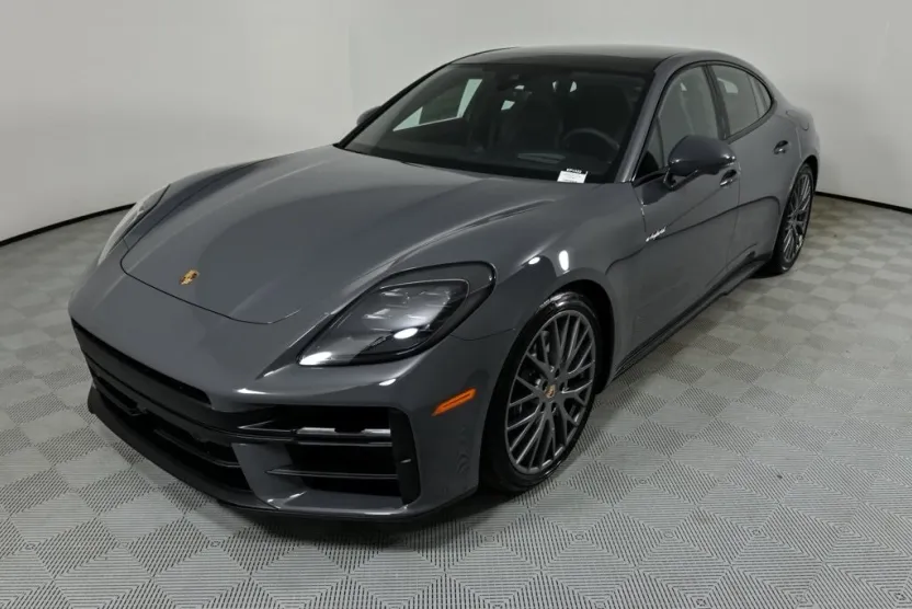 2026 Porsche Panamera E-Hybrid 4 photo 1