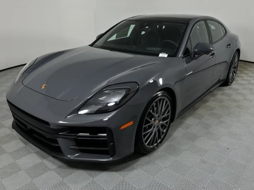 2026 Porsche Panamera E-Hybrid 4 photo 1