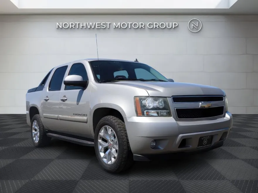 2008 Chevrolet Avalanche LS photo 1