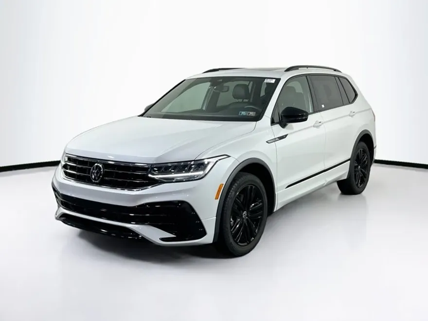 2022 Volkswagen Tiguan SE R-Line Black photo 1