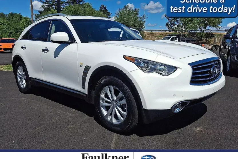 2016 Infiniti QX70 photo 1