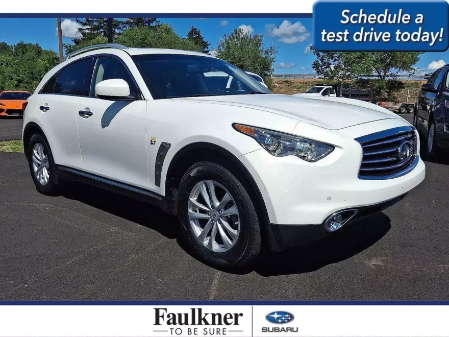 2016 Infiniti QX70 photo 1