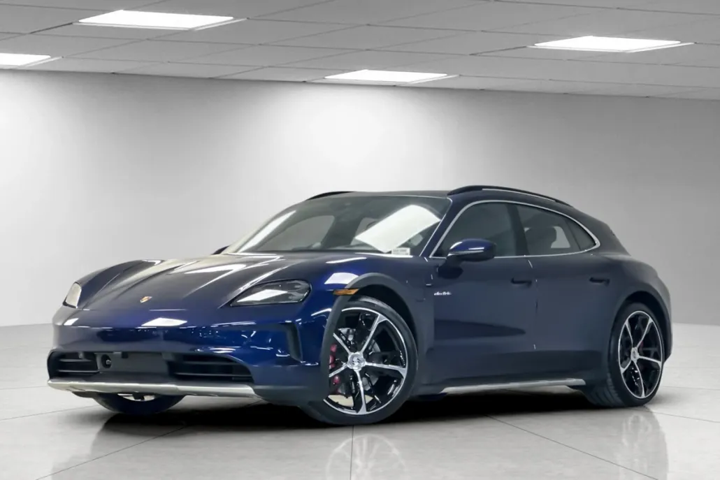 2025 Porsche Taycan 4S Cross Turismo photo 1