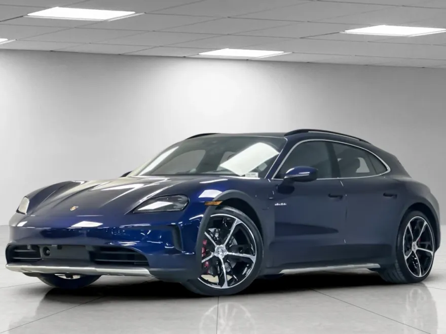 2025 Porsche Taycan 4S Cross Turismo photo 1