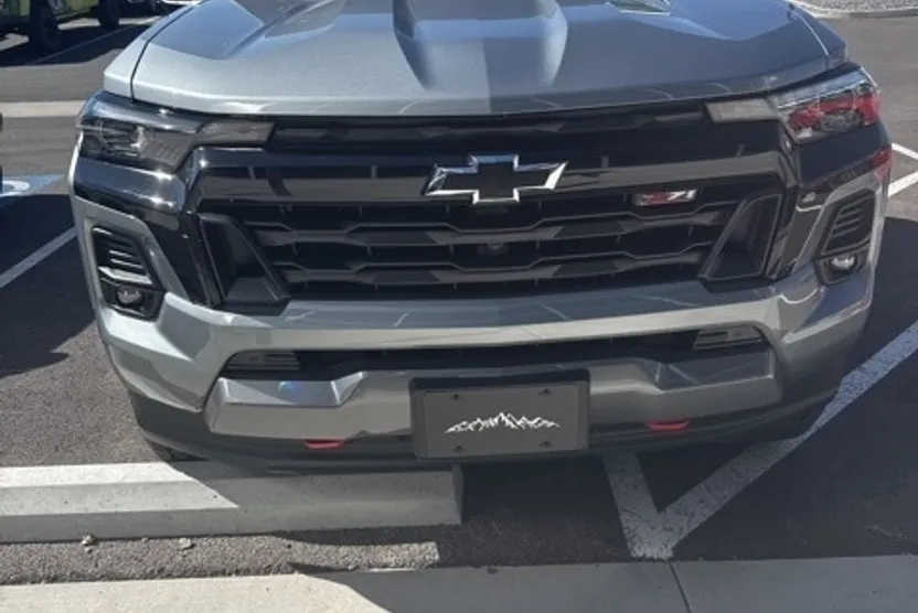 2024 Chevrolet Colorado Z71 photo 1