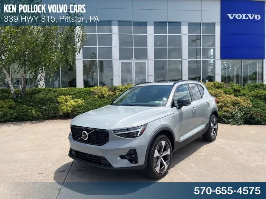 2026 Volvo XC40 Plus photo 1