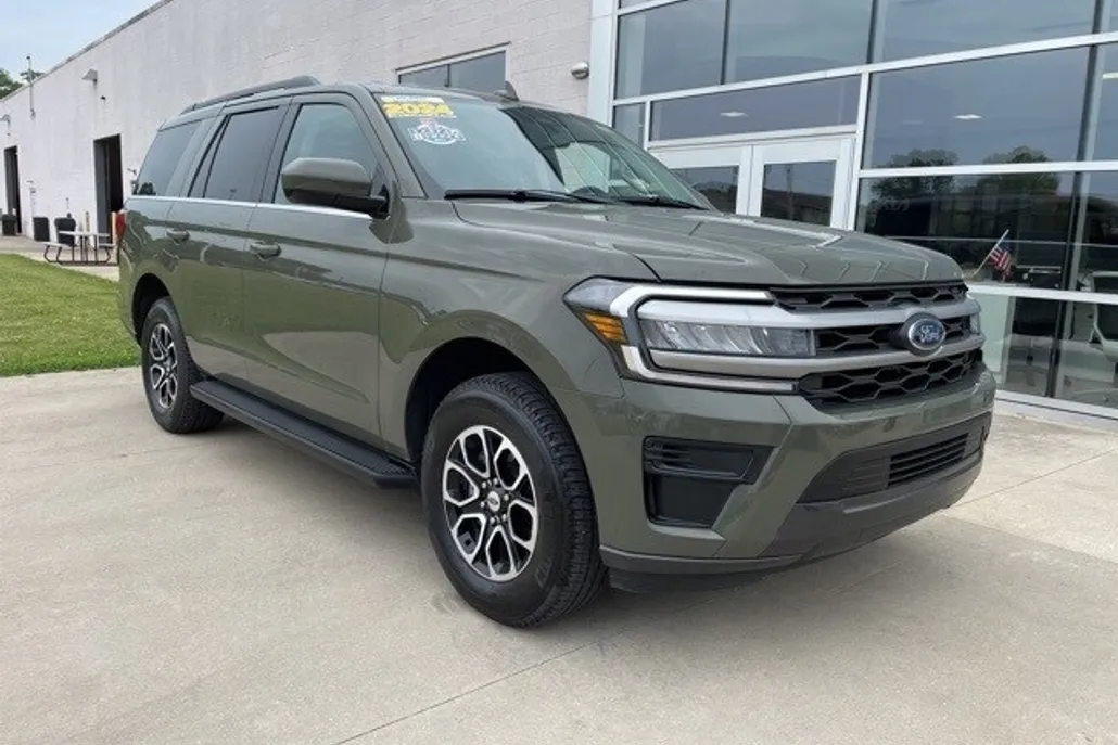 2024 Ford Expedition XLT photo 1