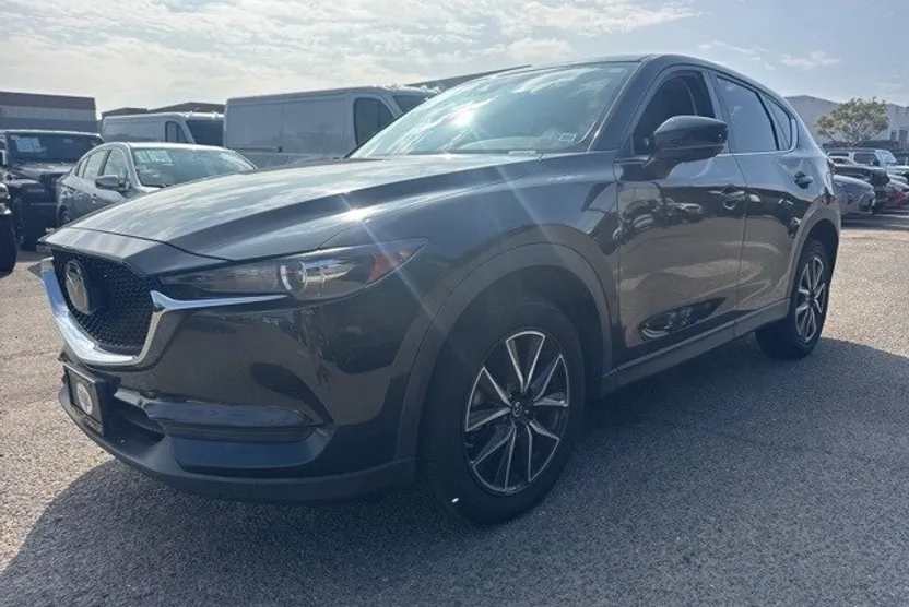 2018 Mazda CX-5 Touring photo 1