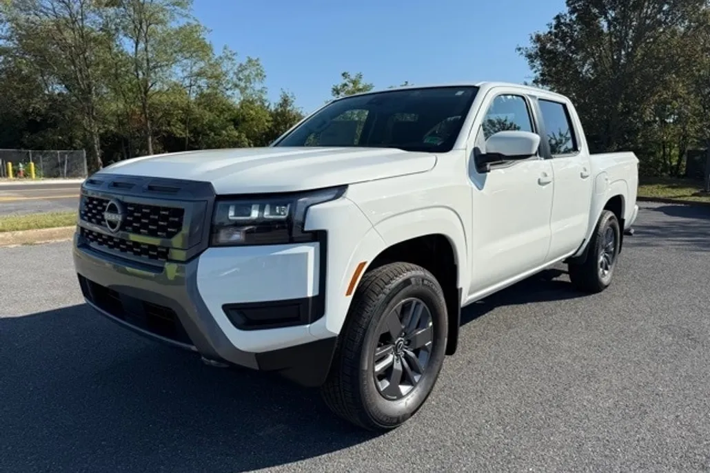 2026 Nissan Frontier SV photo 1