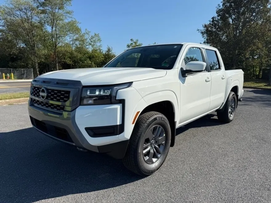 2026 Nissan Frontier SV photo 1
