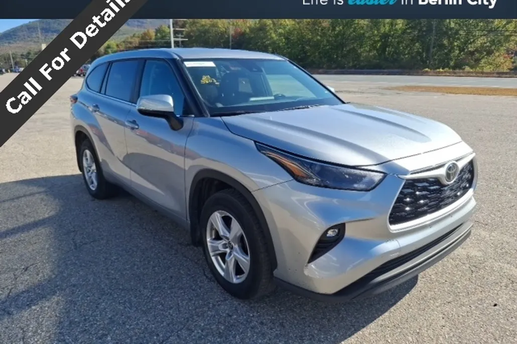 2024 Toyota Highlander LE photo 1