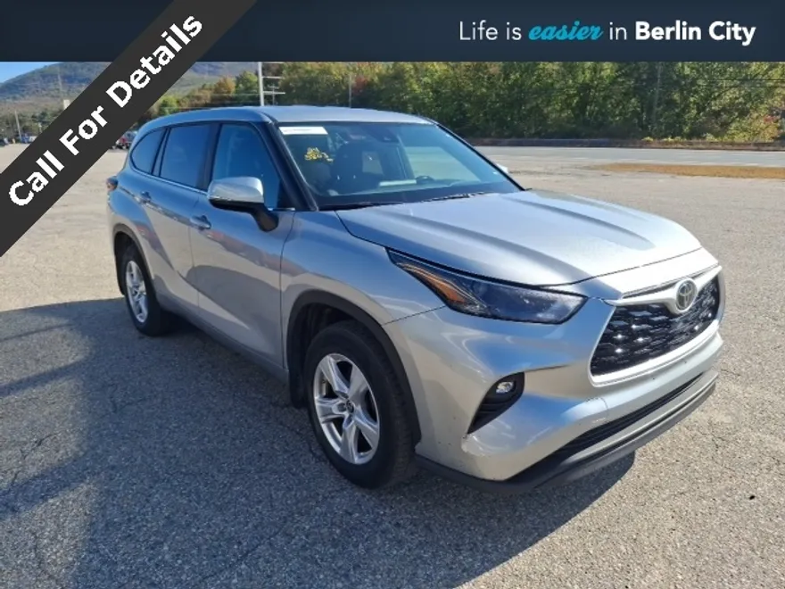 2024 Toyota Highlander LE photo 1