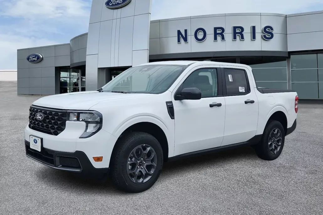 2025 Ford Maverick XLT photo 1
