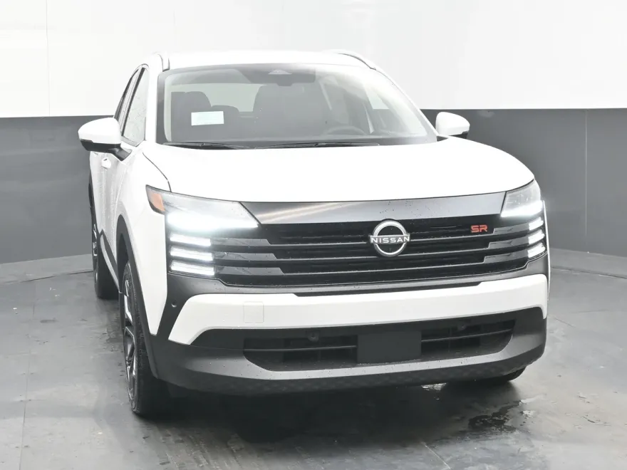 2025 Nissan Kicks SR photo 1