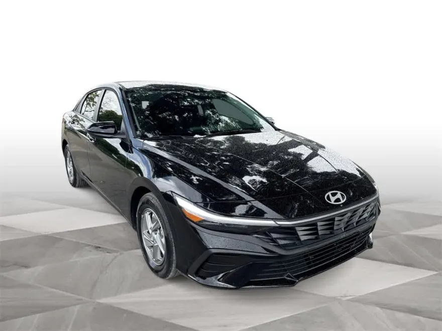 2025 Hyundai Elantra SE photo 1