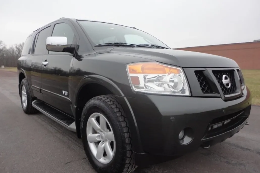 2009 Nissan Armada SE photo 1