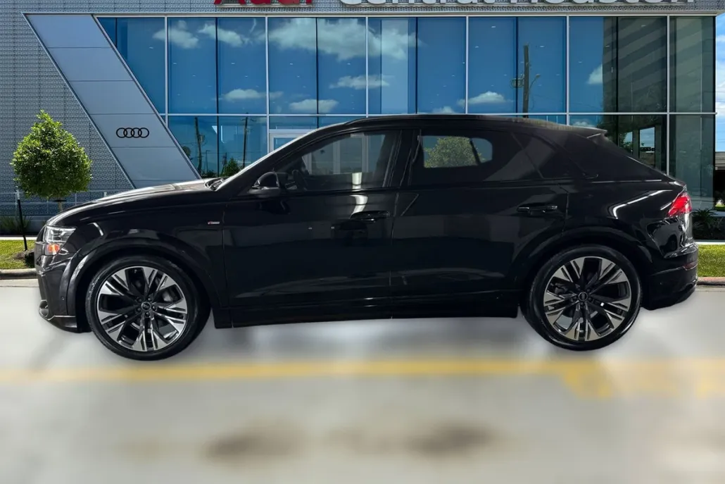 2025 Audi Q8 55 Premium Plus photo 1
