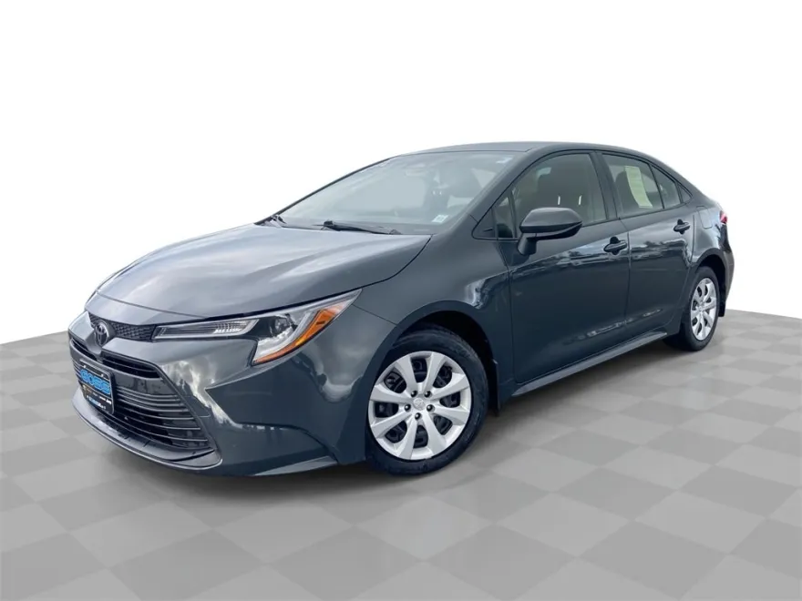 2023 Toyota Corolla LE photo 1