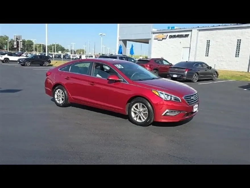 2015 Hyundai Sonata SE photo 1
